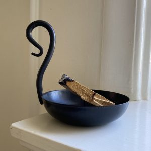 Petite decorative candle holder